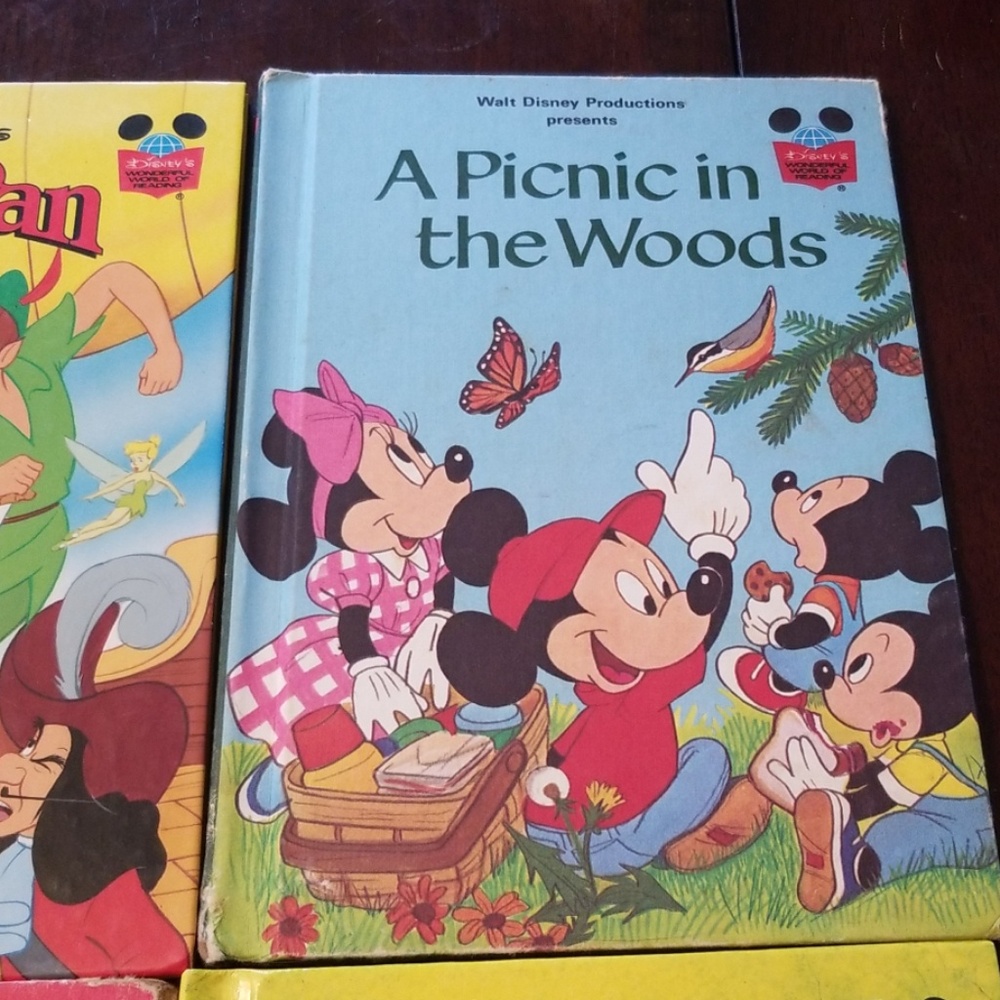 Disney books. - Picture 3 of 5